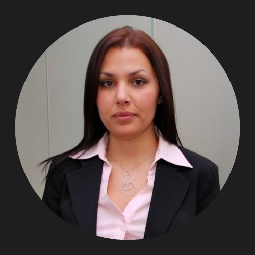 Alina Hernández